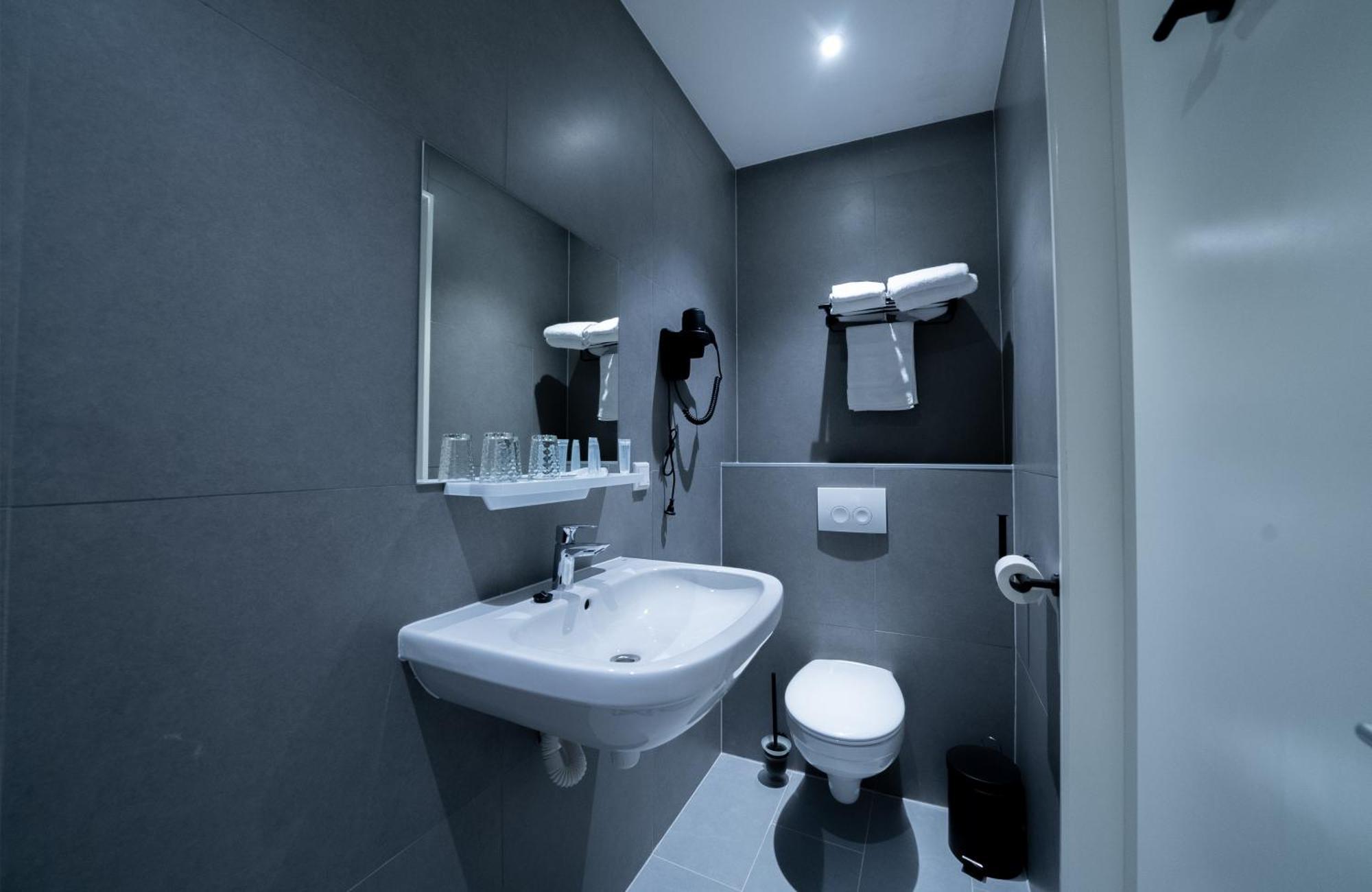 Ma Airport Hotel Hoofddorp Bagian luar foto