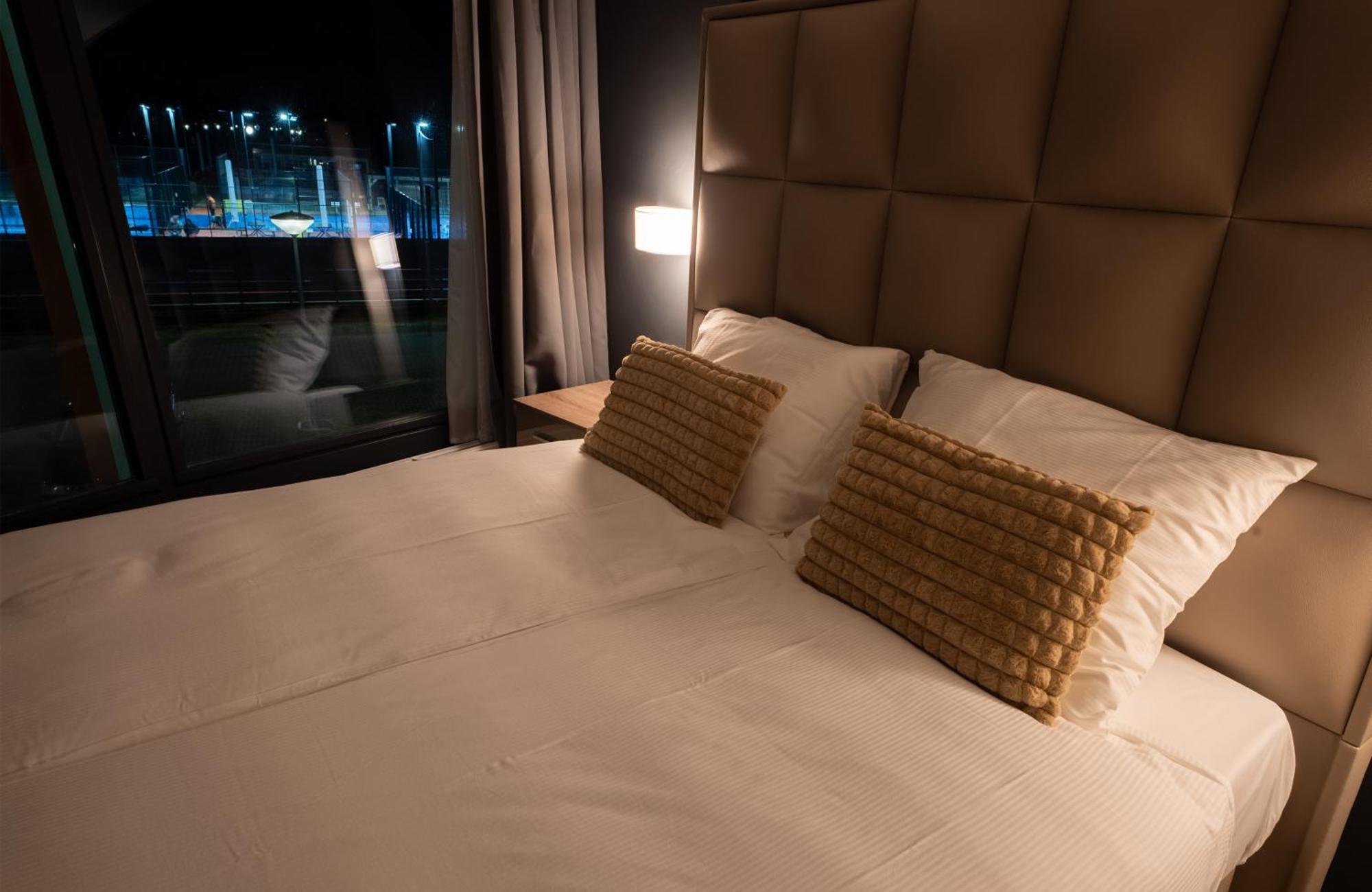Ma Airport Hotel Hoofddorp Bagian luar foto