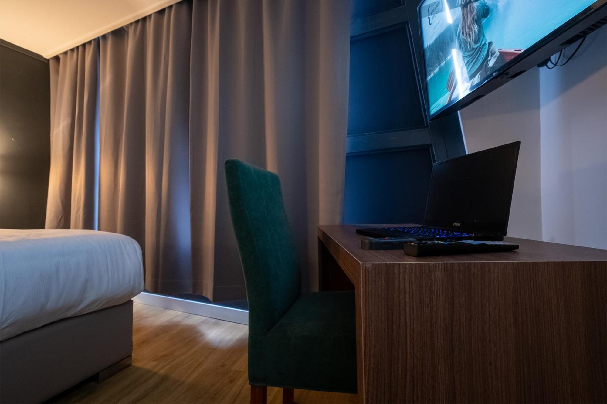 Ma Airport Hotel Hoofddorp Bagian luar foto